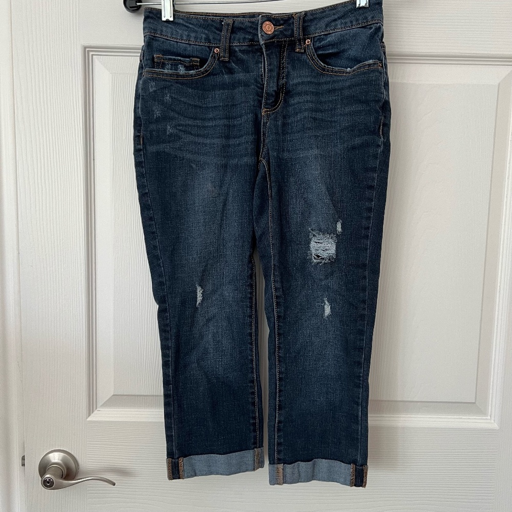 Time and Tru Mid-Rise Cuffed Cropped Jeans Size 4